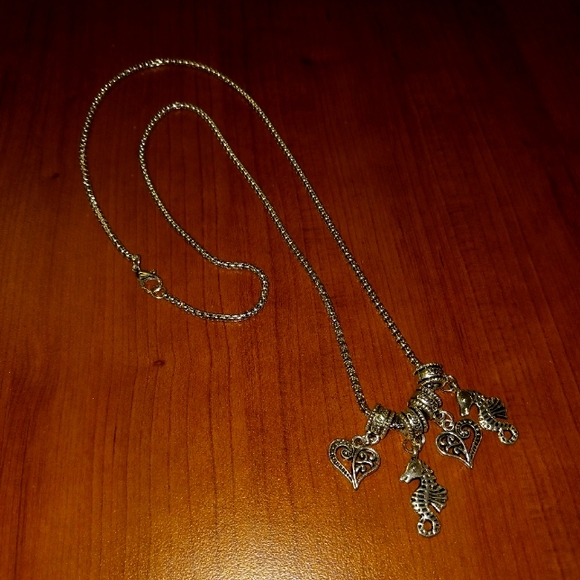 Seahorse and Hearts Necklace - Picture 2 of 11